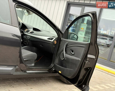 Чорний Рено Меган, об'ємом двигуна 1.6 л та пробігом 172 тис. км за 6900 $, фото 87 на Automoto.ua