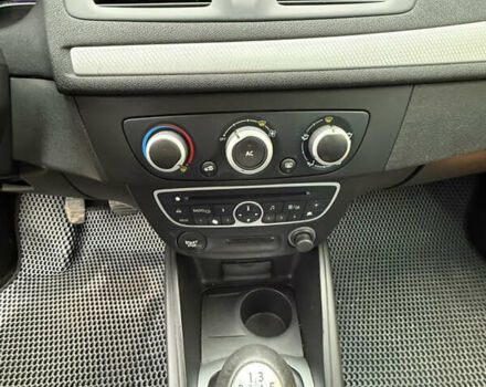 Черный Рено Меган, объемом двигателя 1.4 л и пробегом 185 тыс. км за 5999 $, фото 51 на Automoto.ua