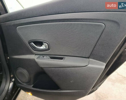 Черный Рено Меган, объемом двигателя 1.6 л и пробегом 196 тыс. км за 7500 $, фото 23 на Automoto.ua