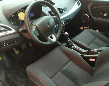 Рено Меган 2010 в Черновцах на Automoto.ua Черный Рено Меган, объемом двигателя 1.5 л и пробегом 243 тыс. км за 8300 $, фото 4 на Automoto.ua
