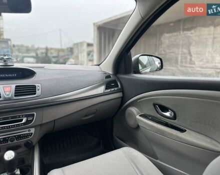 Чорний Рено Меган, об'ємом двигуна 1.46 л та пробігом 305 тис. км за 6499 $, фото 8 на Automoto.ua