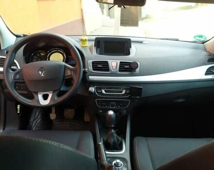 Рено Меган 2010 в Черновцах на Automoto.ua Черный Рено Меган, объемом двигателя 1.5 л и пробегом 243 тыс. км за 8300 $, фото 5 на Automoto.ua