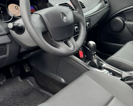 Чорний Рено Меган, об'ємом двигуна 1.6 л та пробігом 185 тис. км за 7600 $, фото 11 на Automoto.ua