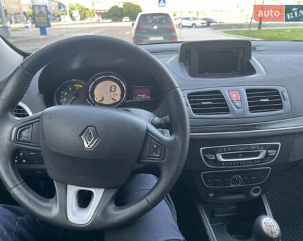Рено Меган 2010 в Житомире на Automoto.ua Черный Рено Меган, объемом двигателя 1.5 л и пробегом 291 тыс. км за 8100 $, фото 7 на Automoto.ua