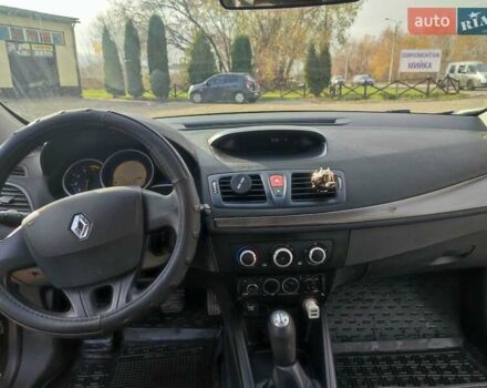 Чорний Рено Меган, об'ємом двигуна 1.46 л та пробігом 225 тис. км за 7300 $, фото 10 на Automoto.ua