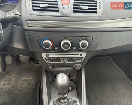 Черный Рено Меган, объемом двигателя 1.6 л и пробегом 212 тыс. км за 6700 $, фото 13 на Automoto.ua