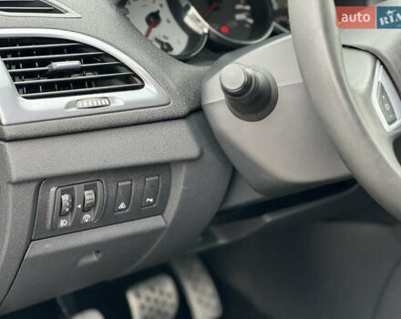 Черный Рено Меган, объемом двигателя 1.4 л и пробегом 170 тыс. км за 6900 $, фото 39 на Automoto.ua