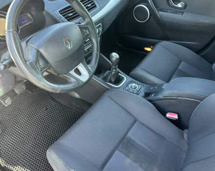 Чорний Рено Меган, об'ємом двигуна 1.46 л та пробігом 243 тис. км за 7600 $, фото 4 на Automoto.ua