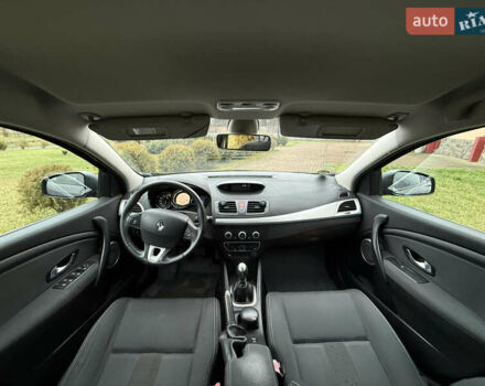 Черный Рено Меган, объемом двигателя 1.4 л и пробегом 185 тыс. км за 5999 $, фото 42 на Automoto.ua