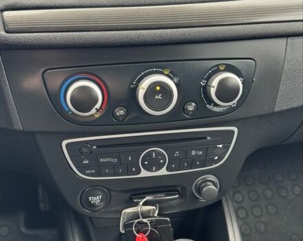 Чорний Рено Меган, об'ємом двигуна 1.6 л та пробігом 185 тис. км за 7600 $, фото 14 на Automoto.ua