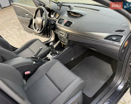 Рено Меган 2011 у Нововолинськ на Automoto.ua Чорний Рено Меган, об'ємом двигуна 1.46 л та пробігом 229 тис. км за 6500 $, фото 17 на Automoto.ua