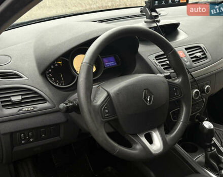 Черный Рено Меган, объемом двигателя 1.6 л и пробегом 285 тыс. км за 7300 $, фото 9 на Automoto.ua