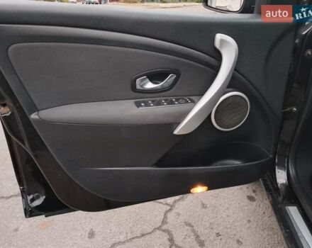 Черный Рено Меган, объемом двигателя 1.4 л и пробегом 225 тыс. км за 7500 $, фото 13 на Automoto.ua