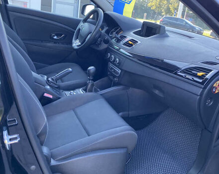 Черный Рено Меган, объемом двигателя 1.46 л и пробегом 300 тыс. км за 7000 $, фото 4 на Automoto.ua