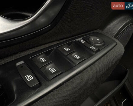 Черный Рено Меган, объемом двигателя 1.6 л и пробегом 285 тыс. км за 7300 $, фото 11 на Automoto.ua