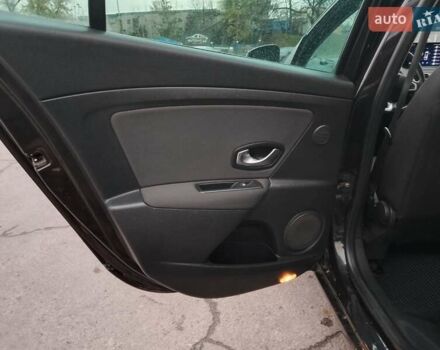 Черный Рено Меган, объемом двигателя 1.4 л и пробегом 225 тыс. км за 7500 $, фото 17 на Automoto.ua