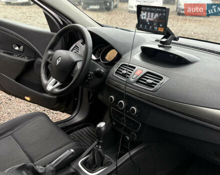 Черный Рено Меган, объемом двигателя 1.6 л и пробегом 285 тыс. км за 7300 $, фото 19 на Automoto.ua