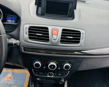 Чорний Рено Меган, об'ємом двигуна 1.6 л та пробігом 149 тис. км за 7200 $, фото 47 на Automoto.ua