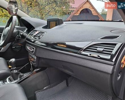 Черный Рено Меган, объемом двигателя 1.46 л и пробегом 249 тыс. км за 7650 $, фото 109 на Automoto.ua