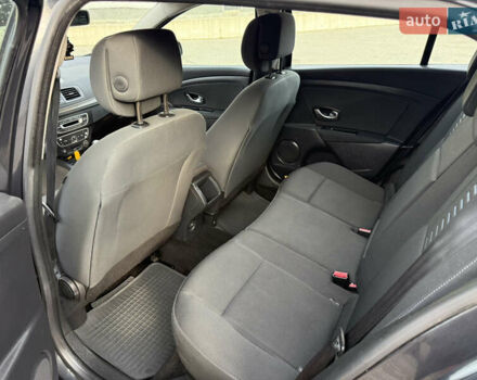 Рено Меган 2011 у Нововолинськ на Automoto.ua Чорний Рено Меган, об'ємом двигуна 1.46 л та пробігом 229 тис. км за 6500 $, фото 18 на Automoto.ua