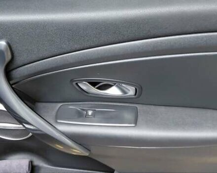 Черный Рено Меган, объемом двигателя 2 л и пробегом 223 тыс. км за 8900 $, фото 30 на Automoto.ua