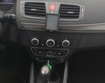 Чорний Рено Меган, об'ємом двигуна 1.6 л та пробігом 218 тис. км за 6950 $, фото 11 на Automoto.ua