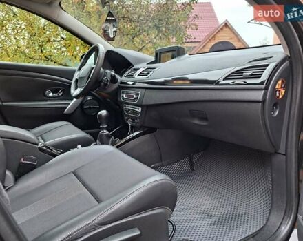 Черный Рено Меган, объемом двигателя 1.46 л и пробегом 249 тыс. км за 7650 $, фото 110 на Automoto.ua