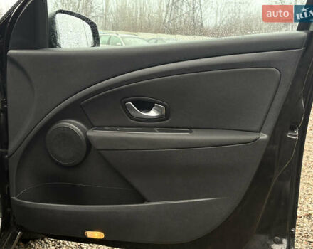 Черный Рено Меган, объемом двигателя 1.6 л и пробегом 285 тыс. км за 7300 $, фото 20 на Automoto.ua