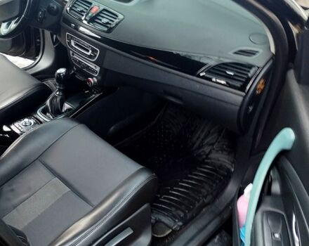 Черный Рено Меган, объемом двигателя 1.5 л и пробегом 236 тыс. км за 6600 $, фото 2 на Automoto.ua