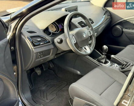 Черный Рено Меган, объемом двигателя 1.5 л и пробегом 204 тыс. км за 7950 $, фото 11 на Automoto.ua