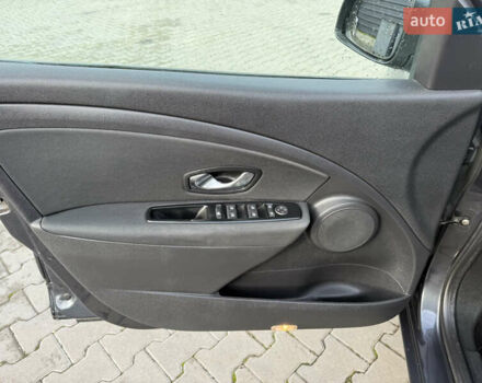 Рено Меган 2011 у Нововолинськ на Automoto.ua Чорний Рено Меган, об'ємом двигуна 1.46 л та пробігом 229 тис. км за 6500 $, фото 29 на Automoto.ua