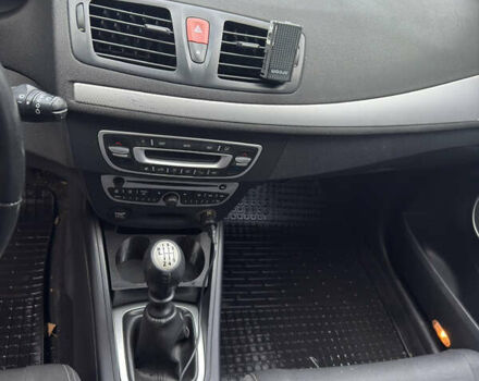 Черный Рено Меган, объемом двигателя 1.46 л и пробегом 320 тыс. км за 7500 $, фото 9 на Automoto.ua