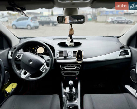 Черный Рено Меган, объемом двигателя 1.5 л и пробегом 240 тыс. км за 8200 $, фото 26 на Automoto.ua