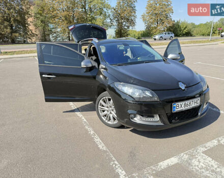 Рено Меган 2012 у Шепетовке на Automoto.ua Чорний Рено Меган, об'ємом двигуна 1.46 л та пробігом 305 тис. км за 8100 $, фото 13 на Automoto.ua