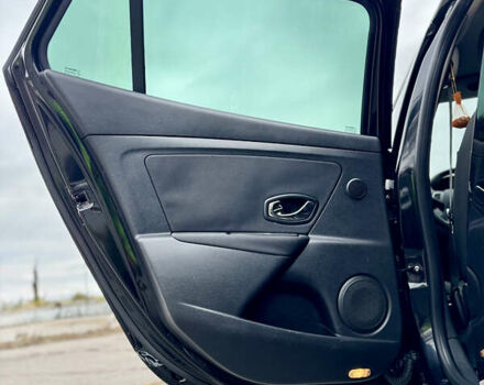 Черный Рено Меган, объемом двигателя 1.5 л и пробегом 240 тыс. км за 8200 $, фото 13 на Automoto.ua