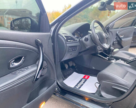 Черный Рено Меган, объемом двигателя 1.5 л и пробегом 269 тыс. км за 9390 $, фото 19 на Automoto.ua