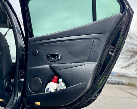 Черный Рено Меган, объемом двигателя 1.5 л и пробегом 240 тыс. км за 8200 $, фото 11 на Automoto.ua