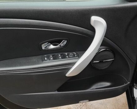 Черный Рено Меган, объемом двигателя 1.46 л и пробегом 240 тыс. км за 9350 $, фото 10 на Automoto.ua