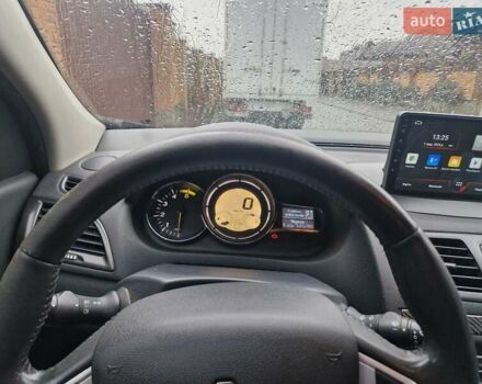 Черный Рено Меган, объемом двигателя 1.46 л и пробегом 296 тыс. км за 7500 $, фото 5 на Automoto.ua