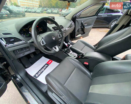 Черный Рено Меган, объемом двигателя 1.5 л и пробегом 269 тыс. км за 9390 $, фото 22 на Automoto.ua