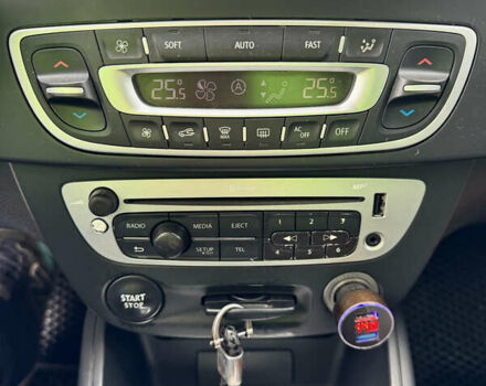 Черный Рено Меган, объемом двигателя 1.5 л и пробегом 240 тыс. км за 8200 $, фото 31 на Automoto.ua