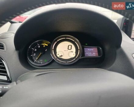 Черный Рено Меган, объемом двигателя 1.5 л и пробегом 257 тыс. км за 9700 $, фото 27 на Automoto.ua