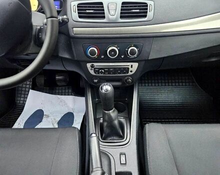 Чорний Рено Меган, об'ємом двигуна 1.6 л та пробігом 17600 тис. км за 7400 $, фото 3 на Automoto.ua