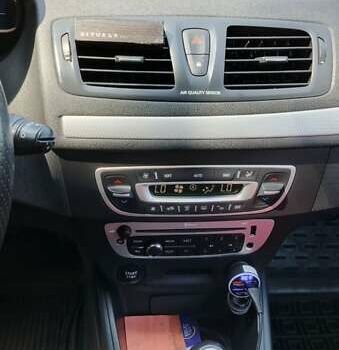 Чорний Рено Меган, об'ємом двигуна 1.46 л та пробігом 274 тис. км за 8500 $, фото 9 на Automoto.ua