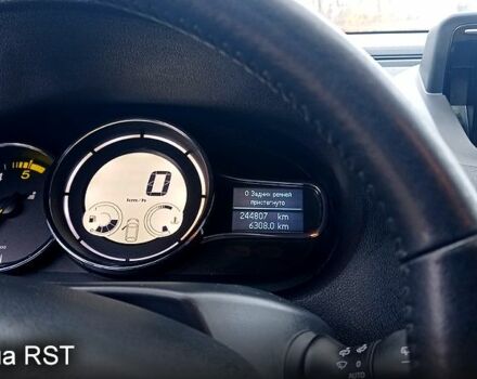 Черный Рено Меган, объемом двигателя 1.5 л и пробегом 244 тыс. км за 8100 $, фото 10 на Automoto.ua