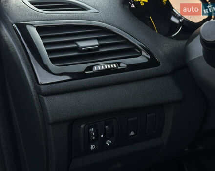 Черный Рено Меган, объемом двигателя 1.5 л и пробегом 240 тыс. км за 8950 $, фото 55 на Automoto.ua