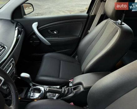 Черный Рено Меган, объемом двигателя 1.5 л и пробегом 240 тыс. км за 8950 $, фото 58 на Automoto.ua