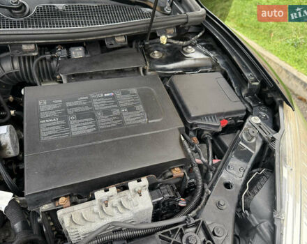 Черный Рено Меган, объемом двигателя 1.46 л и пробегом 255 тыс. км за 7000 $, фото 30 на Automoto.ua