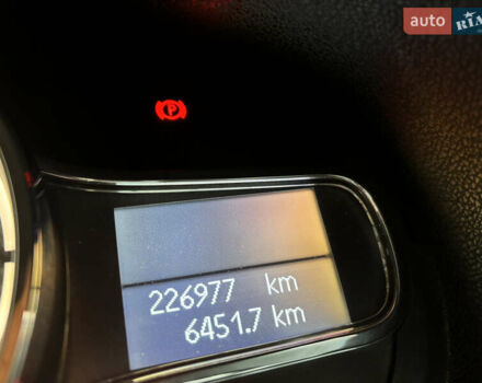 Чорний Рено Меган, об'ємом двигуна 1.5 л та пробігом 227 тис. км за 8800 $, фото 1 на Automoto.ua