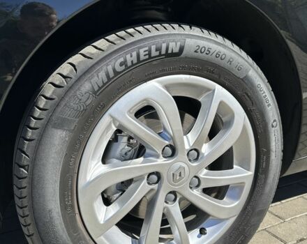 Черный Рено Меган, объемом двигателя 1.5 л и пробегом 229 тыс. км за 8800 $, фото 3 на Automoto.ua